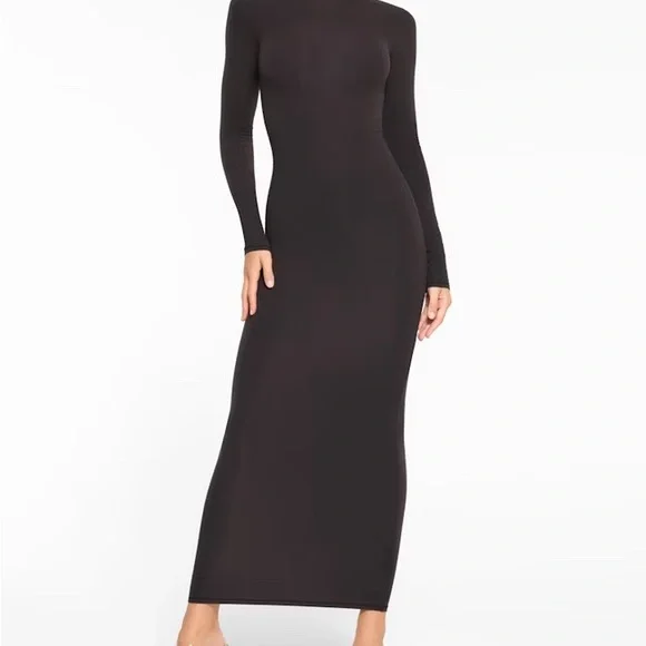 SKIMS FITS EVERYBODY CREW NECK LONG SLEEVE DRESS - Picture 2 of 3